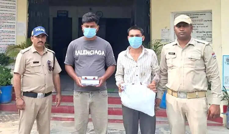 नशा तस्करी में फैजान व आदिल गिरफ्तार