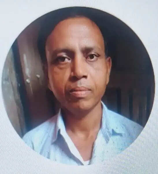 लोडर की टक्कर से बाइक सवार किसान की मौत, चचेरा भाई घायल