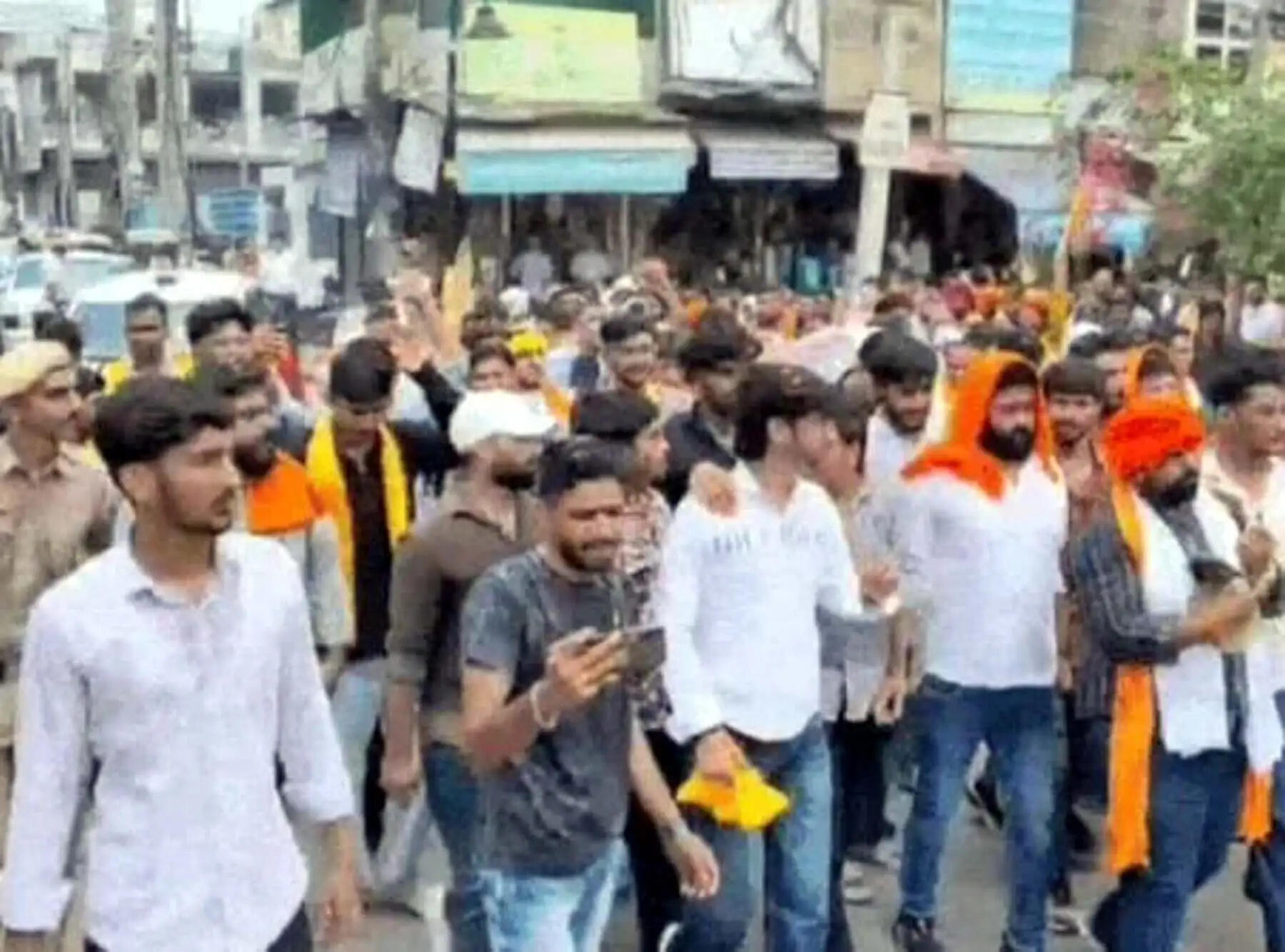 गुरुग्राम में मोनू मानेसर की अगुवाई में निकाली गई गो-सम्मान यात्रा