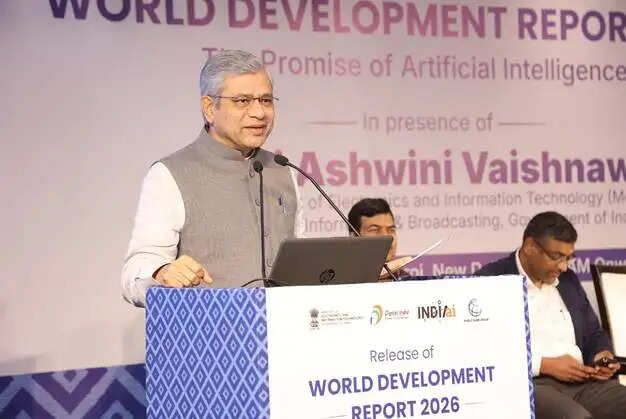 विश्व बैंक की रिपोर्ट 'डेवलपमेंट रिपोर्ट 2026' का दिल्ली में विमोचन, मंत्री वैष्णव बोले - एआई विकास का प्रभावी माध्यम
