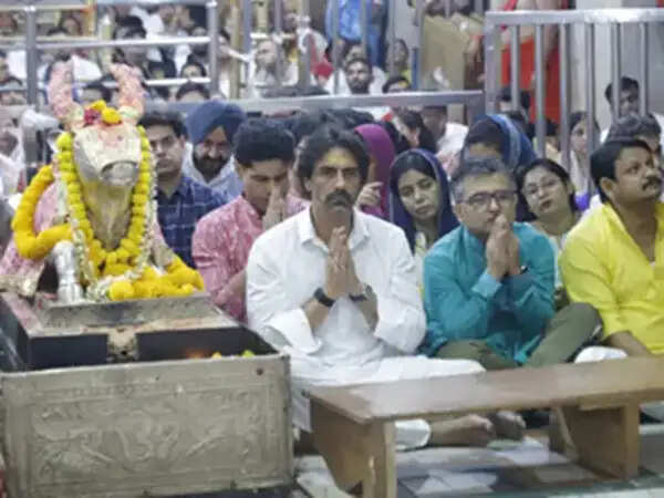 उज्जैन: अभिनेता अर्जुन रामपाल ने किए बाबा महाकाल के दर्शन, भस्म आरती में हुए शामिल