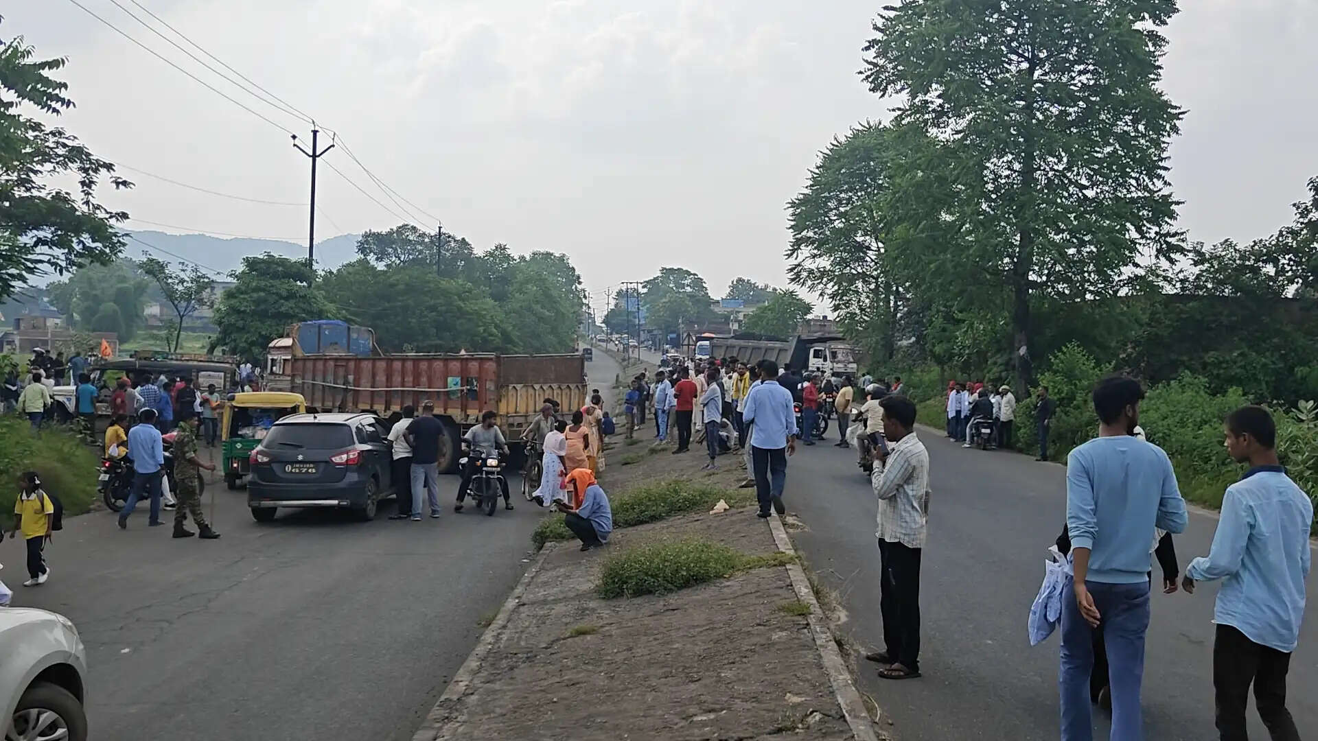 मां छिन्नमस्तिका प्लांट प्रबंधन पर लापरवाही का आरोप, सड़क जाम