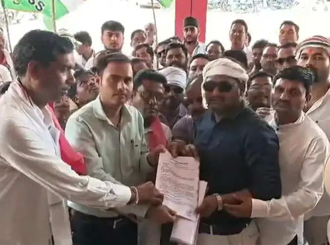 कोंडागांव में किसान कांग्रेस ने पर्याप्त खाद, डीजल उपलब्धता काे लेकर सौंपा ज्ञापन
