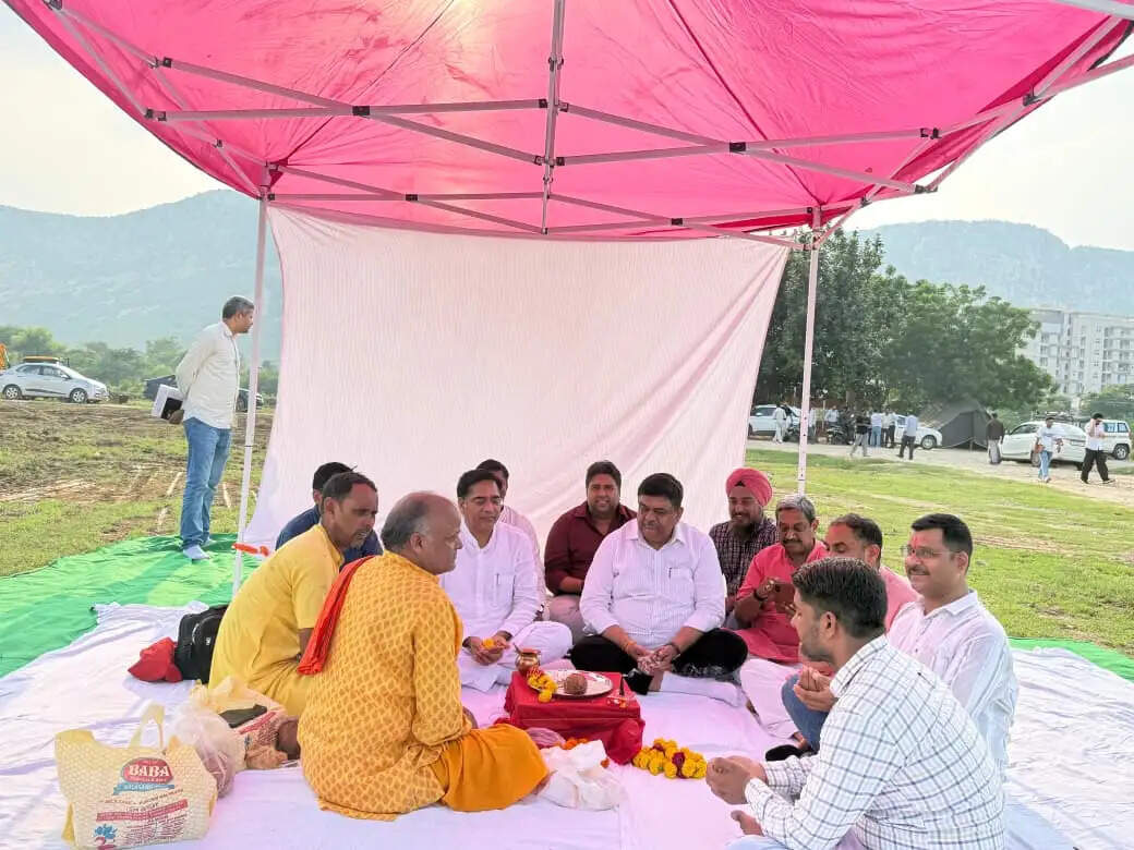 जल संसाधन मंत्री सुरेश सिंह रावत एवं वन मंत्री संजय शर्मा ने विजय नगर मैदान में भूमि पूजन