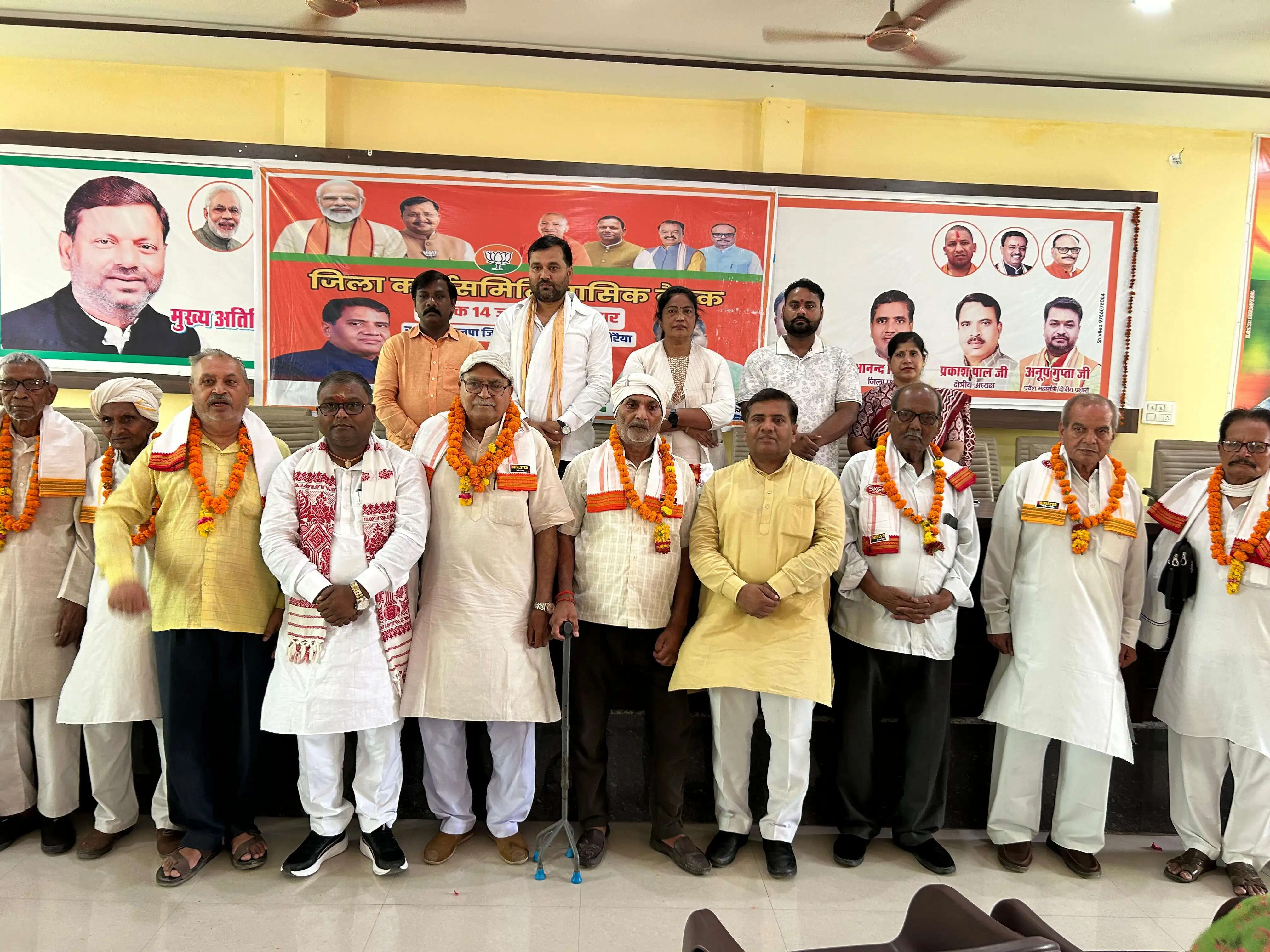 भाजपा ने लोकतंत्र सेनानियों का किया सम्मान, आपातकाल को बताया काला अध्याय