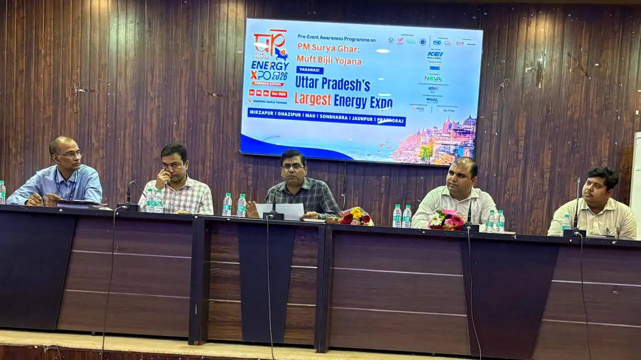 मीरजापुर में 10 हजार घरों की छतों पर लगे सोलर पैनल, 800 और लगाने की तैयारी