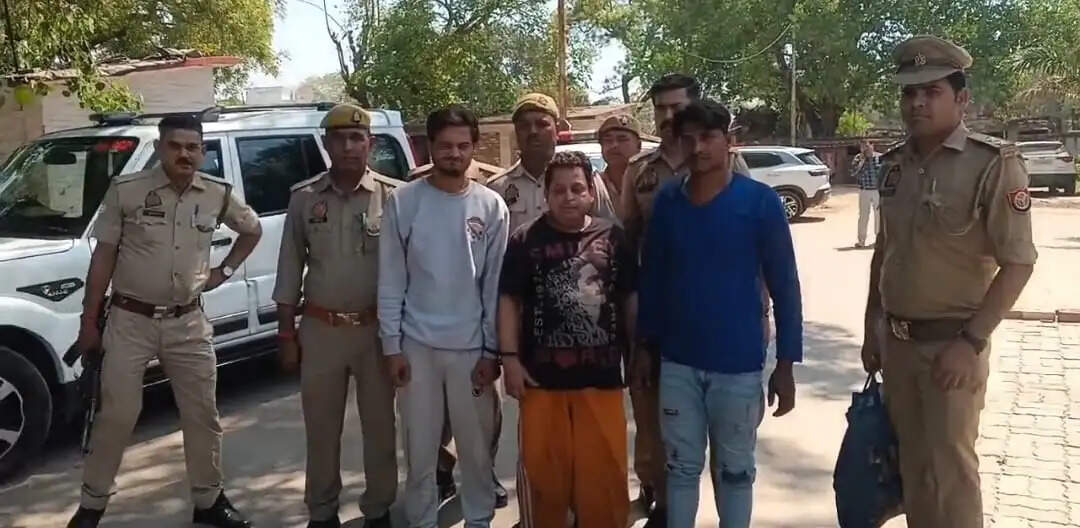 कानपुर में सेंध बनाकर ज्वैलरी शॉप से चोरी करने वाले तीन गिरफ्तार, जेवरात बरामद