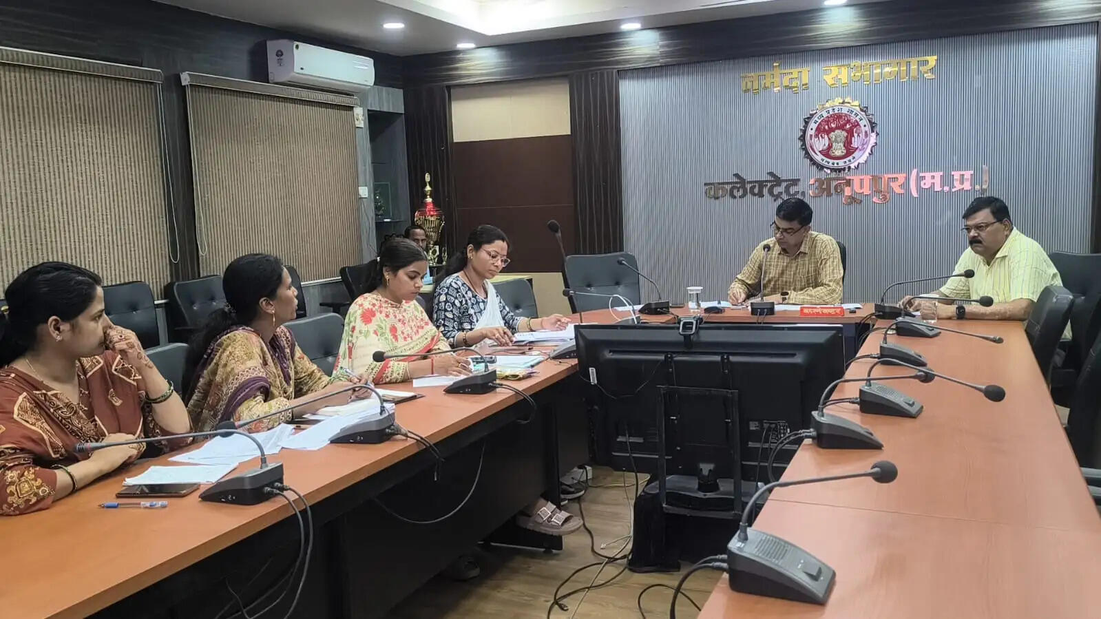 अनूपपुर: राशन वितरण व्यवस्था में पारदर्शिता एवं सतत निगरानी करें — कलेक्टर रत्नाकर झा