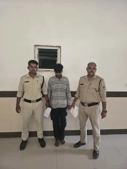 उज्जैन:&nbsp;साइबर ठगी से खरीदा जाता था सोना, दिल्ली से पकड़ा गया इंजीनियर