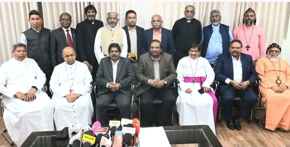 एफसीआरए संशोधन विधेयक 2026 को लेकर गृह मंत्री अमित शाह से मिला धार्मिक नेताओं का प्रतिनिधिमंडल