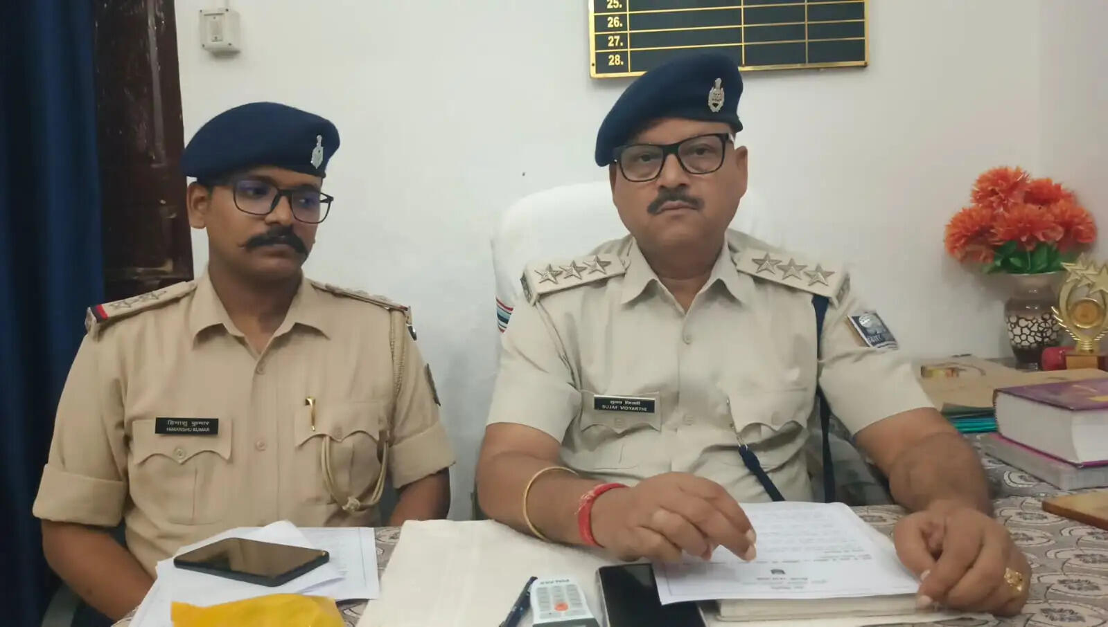 चोरी कांड का 24 घंटे में खुलासा, दो अपराधी गिरफ्तार; सोने-चांदी के जेवर व नकदी बरामद