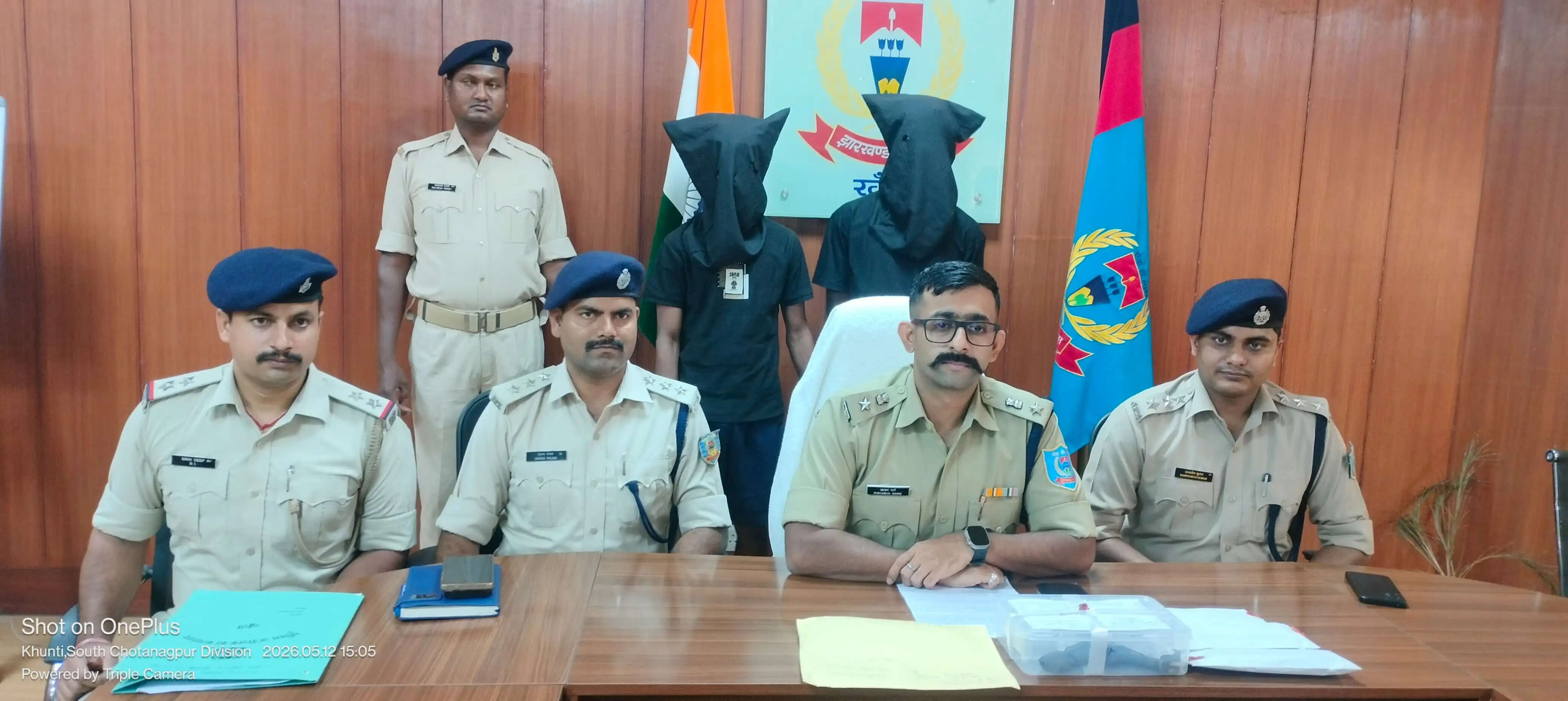 तीन युवक गिरफ्तार, अफीम और पिस्टल बरामद