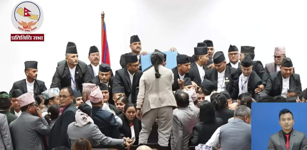 नेपाल&nbsp;के प्रधानमंत्री की अभिव्यक्ति के बाद संसद में हंगामा, विपक्षी सांसदों ने स्पीकर को घेरा ; कार्यवाही ठप