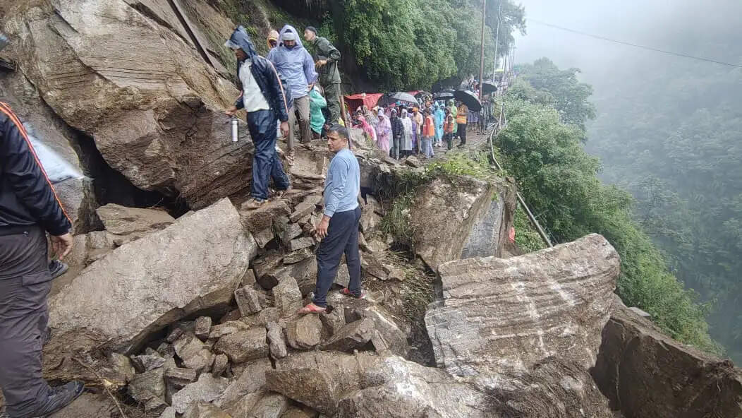 केदारनाथ पैदल मार्ग पर आवाजाही बाधित