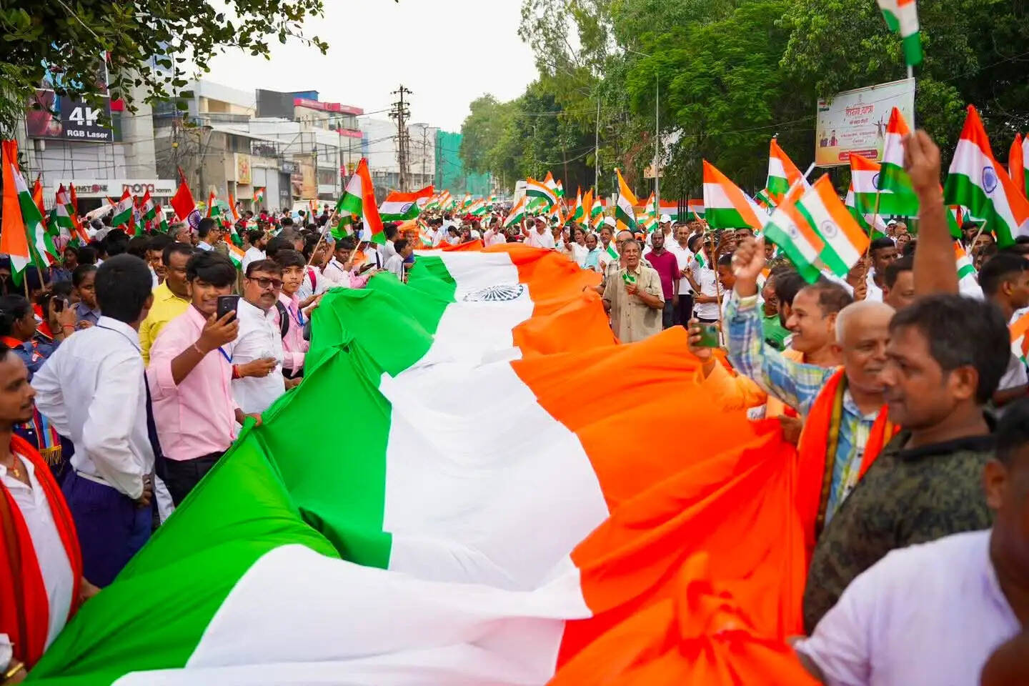 तिरंगा हमारी आन, बान और शान, हर घर-प्रतिष्ठान पर तिरंगा फहराना राष्ट्र के प्रति हमारा कर्तव्य : संजय सरावगी