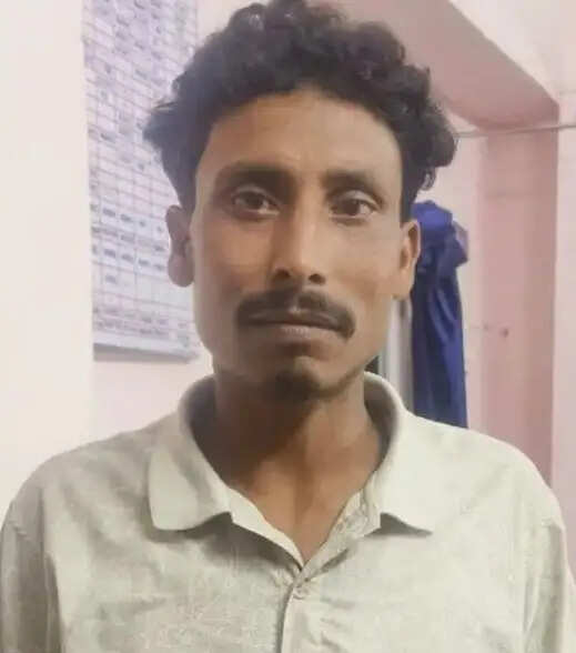 15 हजार का इनामी बदमाश अशरफ भागलपुर रेलवे स्टेशन से गिरफ्तार