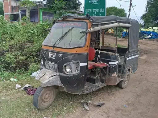 अनूपपुर: ऑटो में औंधे मुह मिला युवक का शव:परिजनों ने जताई हत्या की आशंका, पुलिस सीसीटीवी फुटेज खंगाल रही