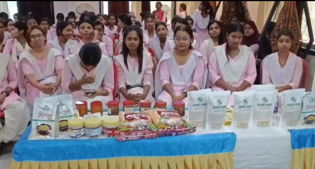 एस एम कॉलेज की छात्राओं के लिए इंटर्नशिप कार्यक्रम का आयोजन