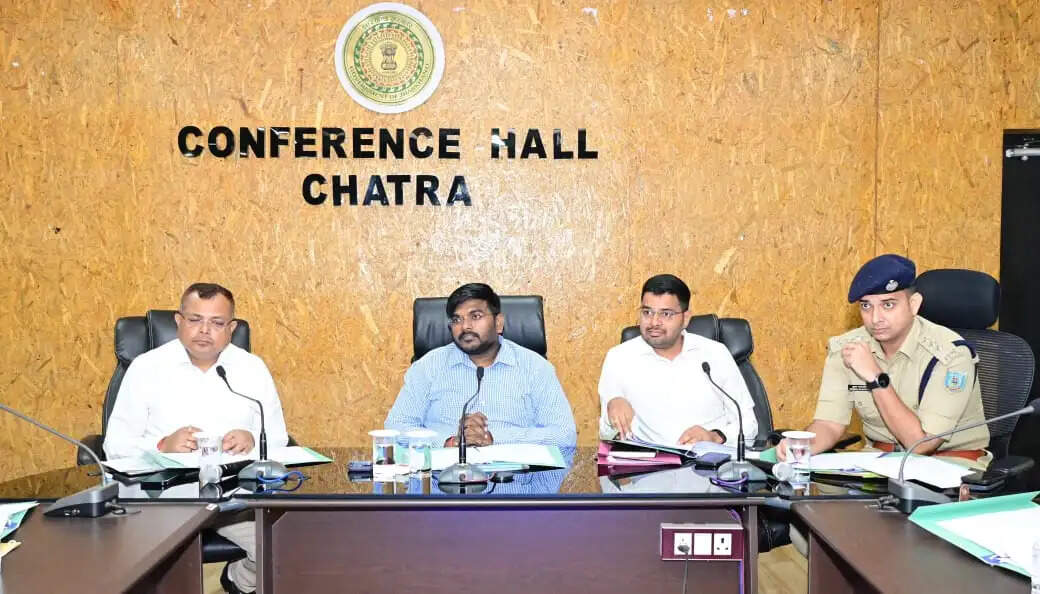 अवैध खनन पर सख्ती, संयुक्त छापेमारी तेज करने का निर्देश