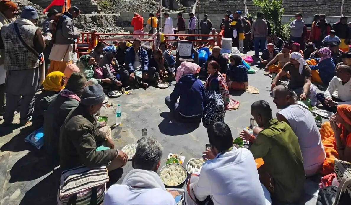 पितृ पक्ष में बदरीनाथ धाम में उमड़ा आस्था का सैलाब