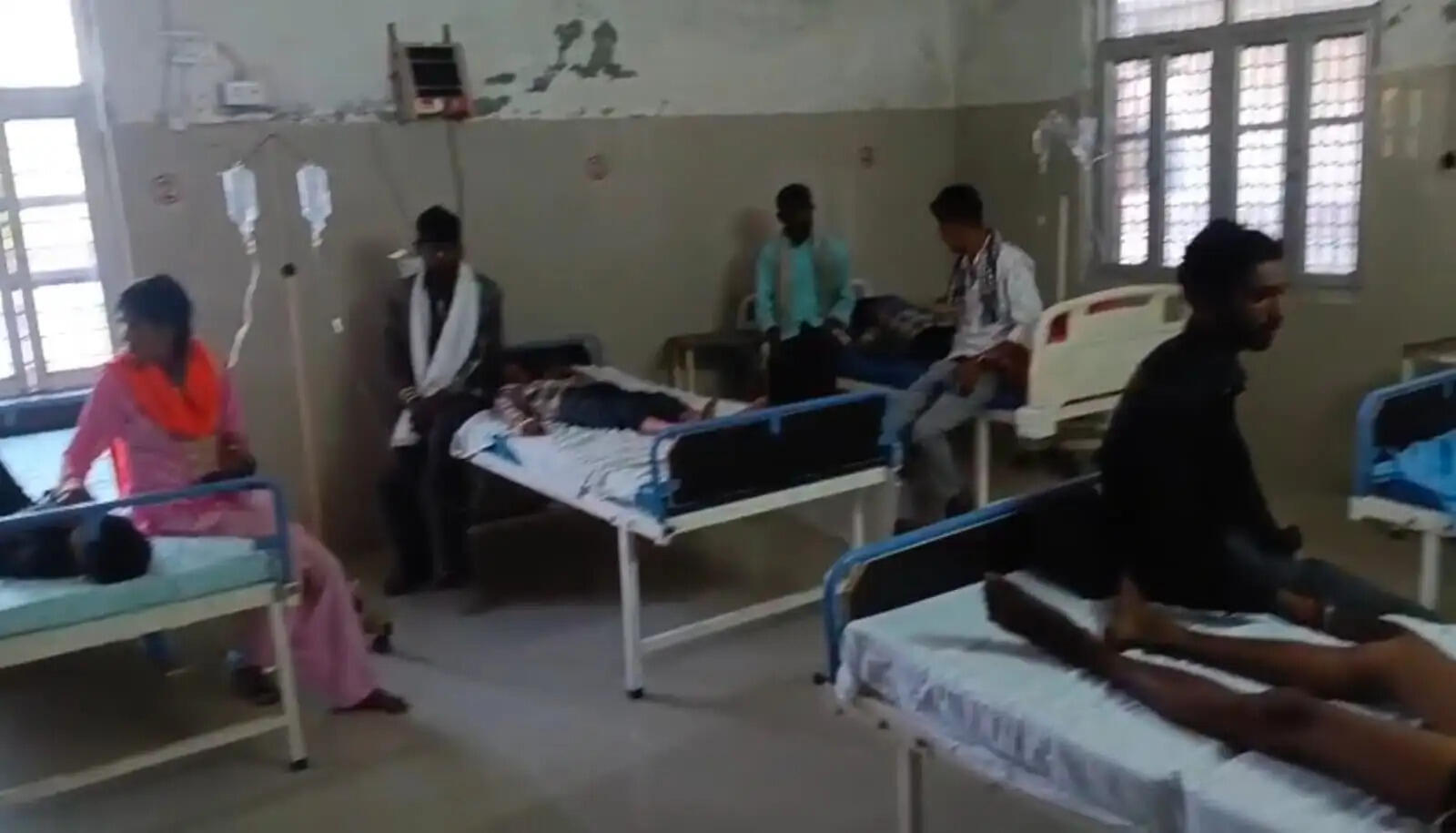 बारात आने से पहले बड़ा हादसा ,हाई बोल्टेज करंट से 5 झुलसे