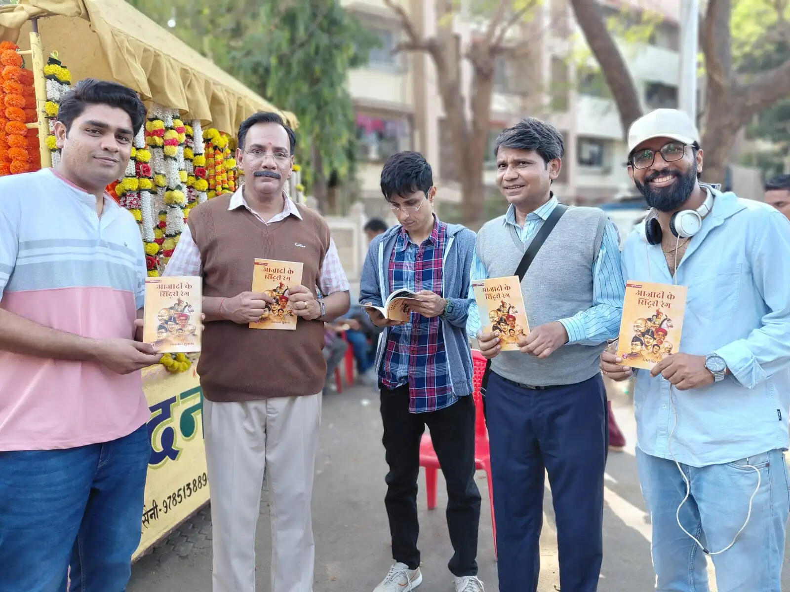 नाटककार आलोक शुक्ला के नए नाटक आजादी के सिंदूरी रंग का लोकार्पण