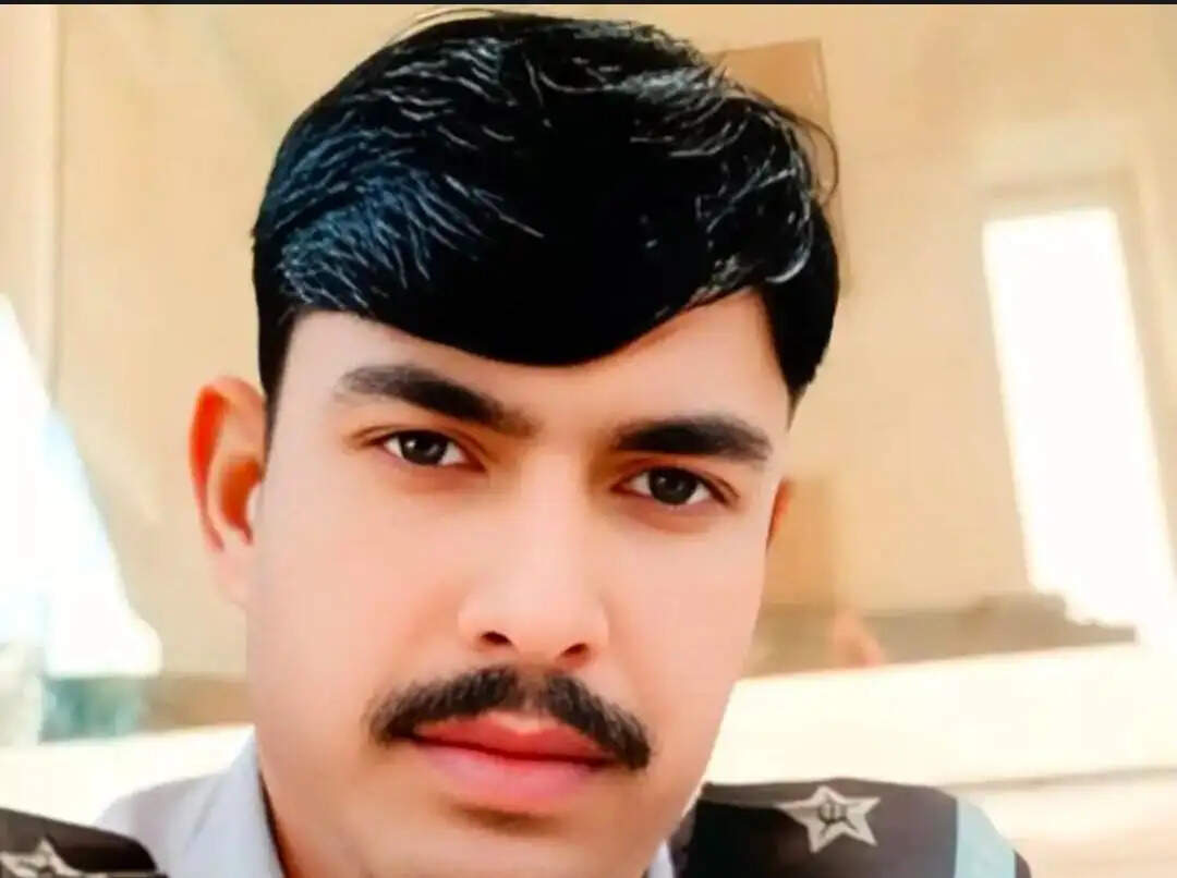 पिता को फोन कर पुत्र ने फांसी लगा दे दी जान