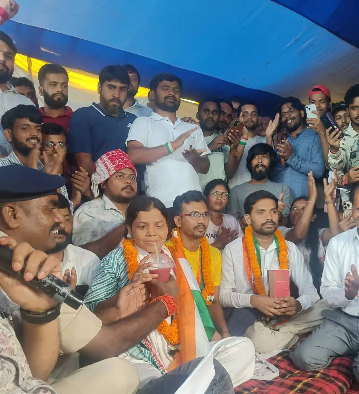 जेपीएससी मुद्दे पर अनशनकारी छात्रों ने सरकार को दो माह में बेहतर तरीके से जांच करने की शर्त पर तोड़ा अनशन