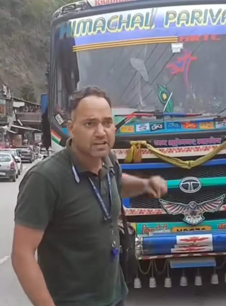वायरल वीडियो के बाद एचआरटीसी कंडक्टर गीतानंद की तारादेवी से नेरवा यूनिट में तैनाती