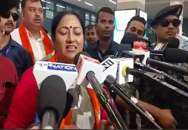 महागठबंधन नहीं 'महाठगबंधन' है,इनका मकसद केवल वोट बटोरने और जनता को बेवकूफ बनाना है: रेखा गुप्ता