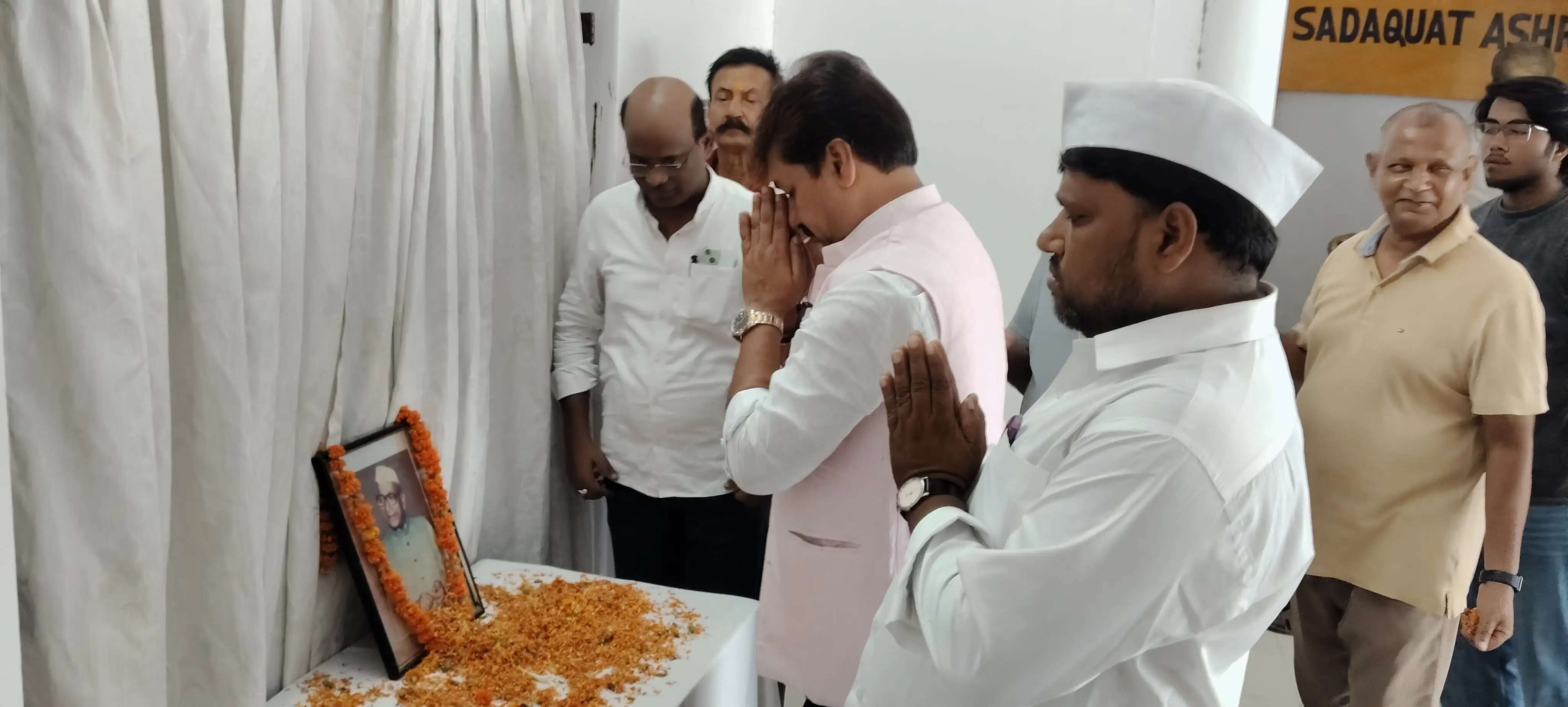 प्रदेश कांग्रेस मुख्यालय में मनाई गई पूर्व मुख्यमंत्री सत्येंद्र नारायण सिन्हा की 110वीं जयंती