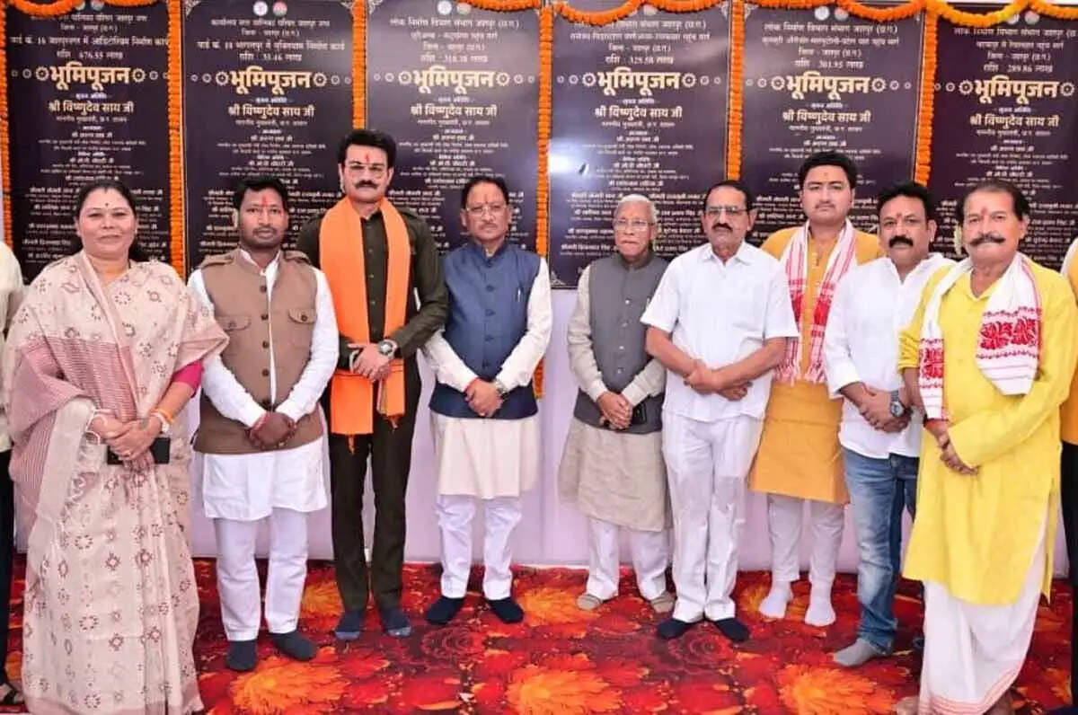 रायपुर :&nbsp;मुख्यमंत्री साय ने जशपुर&nbsp;में&nbsp;किया&nbsp;करोड़ाें के विकास कार्यों का भूमिपूजन