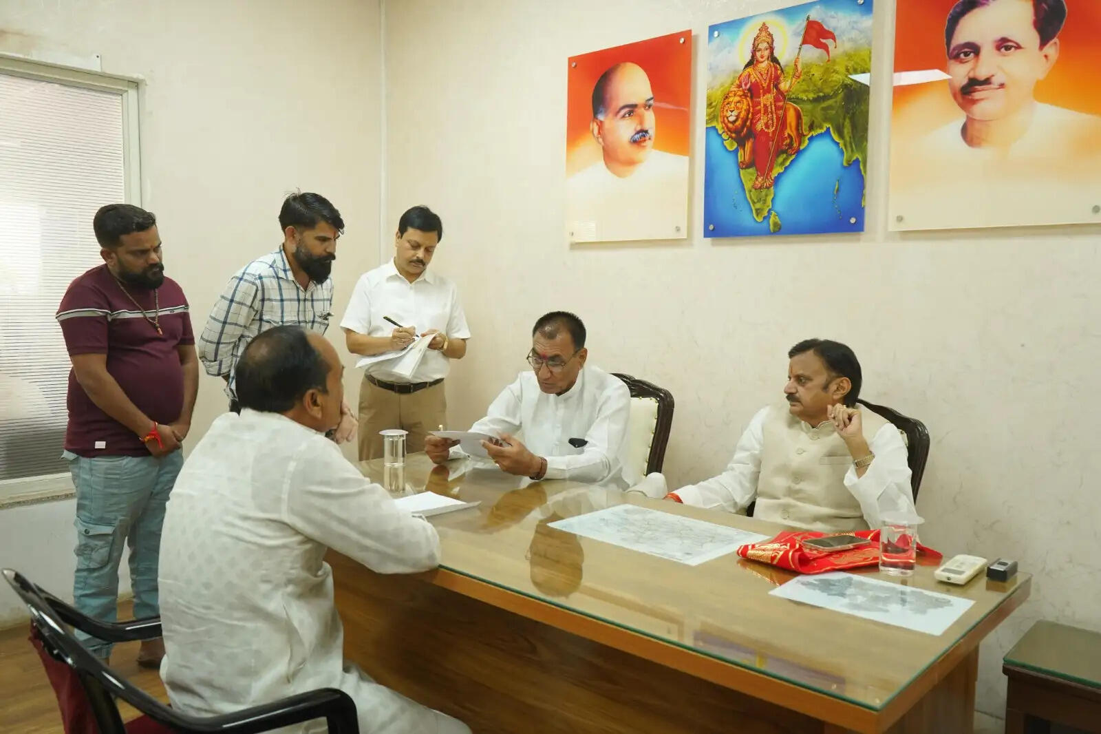 भाजपा प्रदेश कार्यालय में उप मुख्यमंत्री राजेन्द्र शुक्ल और मंत्री नारायण सिंह पंवार ने सुनीं जनसमस्याएं