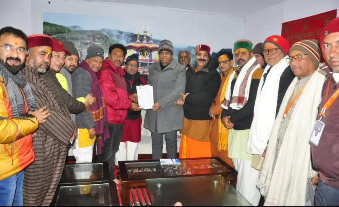 बीकेटीसी अध्यक्ष ने बदरीनाथ धाम में हितधारकों संग की बैठक