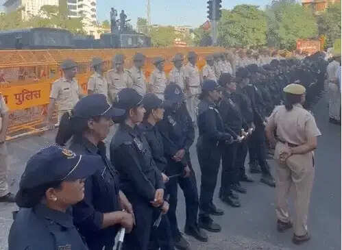 जेएनयू प्रकरण पर भाजपा महिला मोर्चा ने किया कांग्रेस मुख्यालय कूच का प्रयास