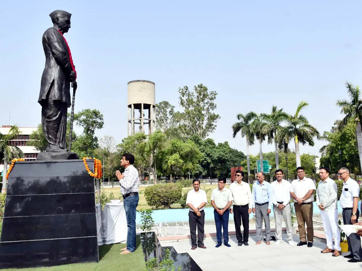 हिसार : ईमानदार, महान विचारक, किसान व कमेरा वर्ग के सच्चे हितैषी थे चौ. चरण सिंह : पवन कुमार