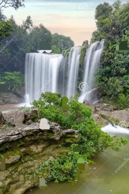 यूपी के फिरोजाबाद की किशोरी मेघालय के सोहरा झरने में गिरी, लापता