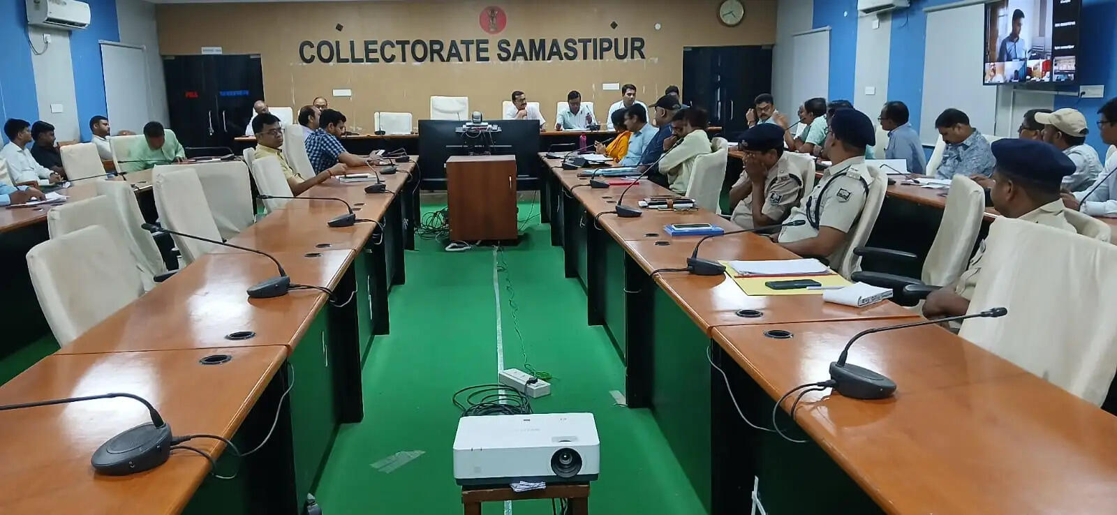 महत्वपूर्ण समीक्षा बैठक आयोजित