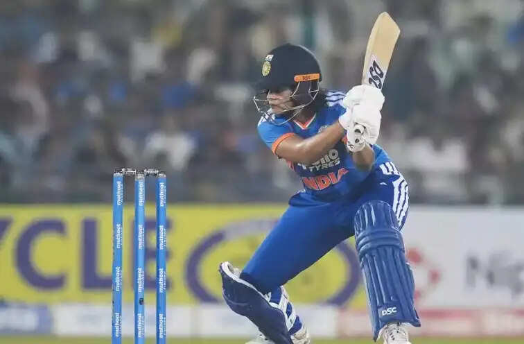 आईसीसी आचार संहिता के उल्लंघन पर शेफाली वर्मा को आधिकारिक फटकार