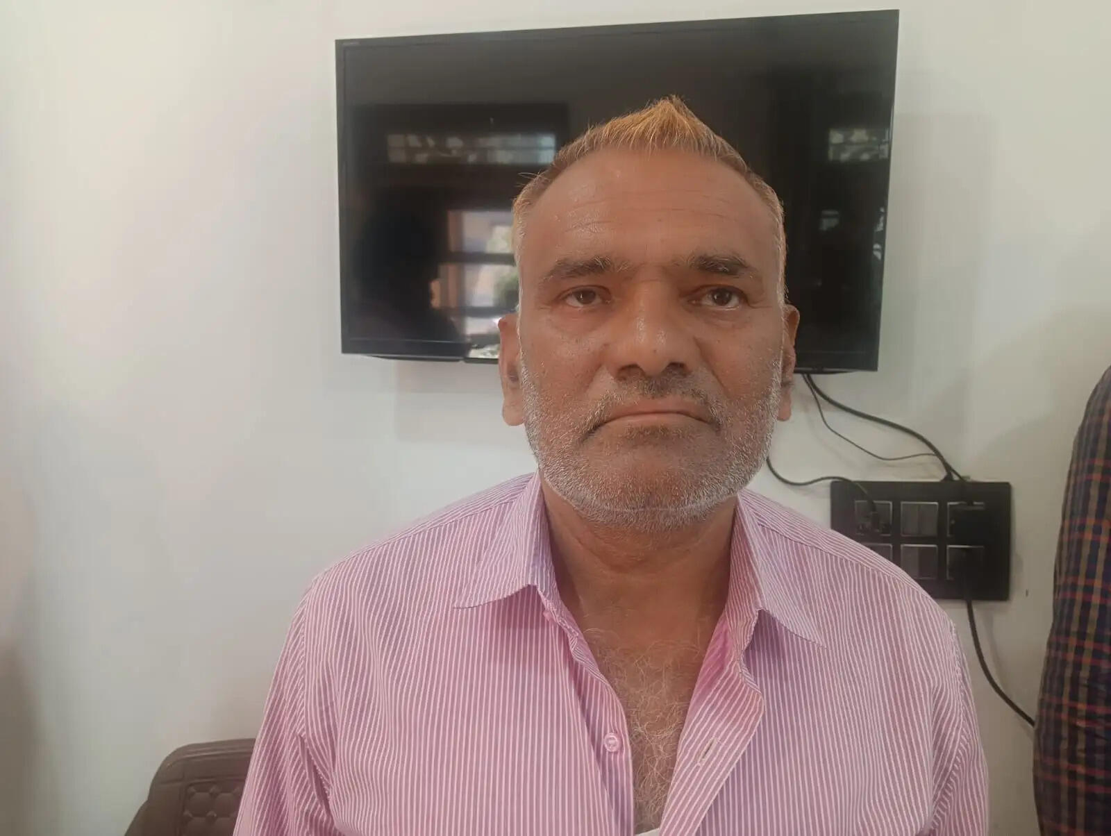 ग्राम विकास अधिकारी चार हजार की रिश्वत लेते गिरफ्तार