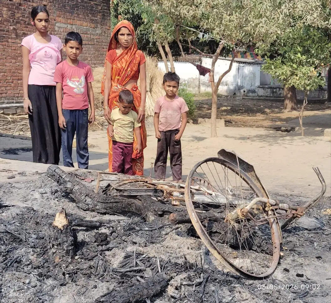 पति पर घर जलाने का आरोप, पत्नी-बच्चे बाल-बाल बचे
