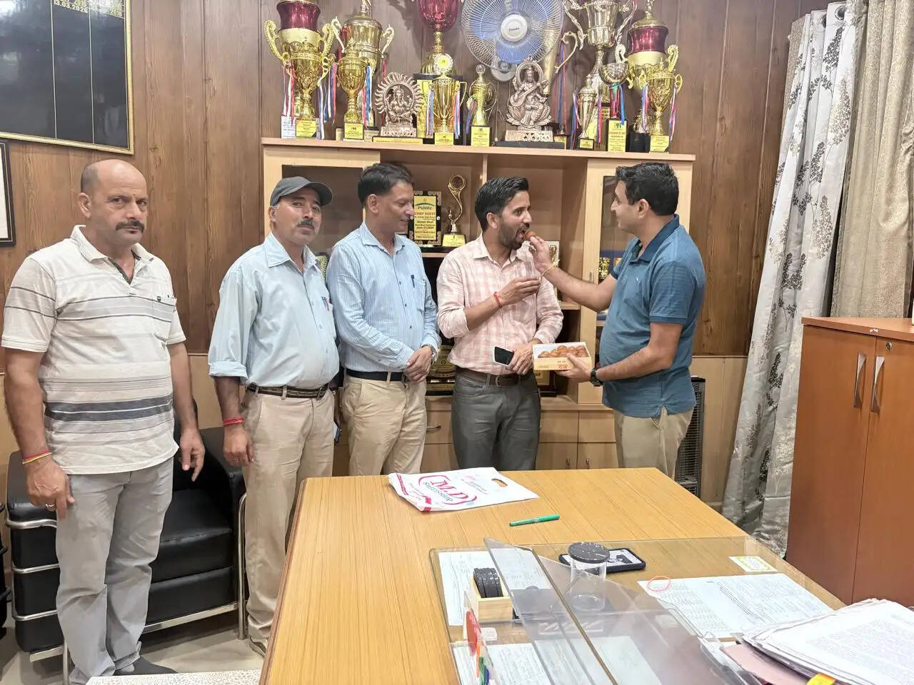 राष्ट्रीय शिक्षक पुरस्कार के लिए चयनित जगमोहन शर्मा को दी बधाई