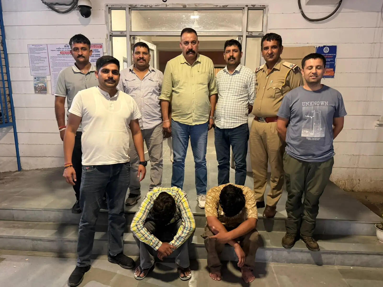 पांवटा साहिब में घर के बाहर खड़ी कार को लगाई आग, हरियाणा के दो युवक गिरफ्तार