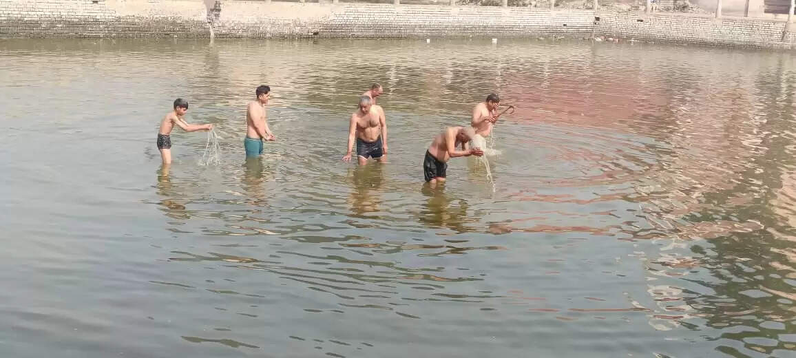 जींद : स्वार्थ सिद्धि योग में अमावस्या पर श्रद्धालुओं ने किया पिंडदान