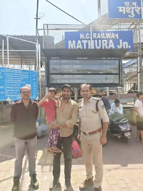 भोपाल से चार दिन पहले लापता&nbsp;मासूम&nbsp;अंश&nbsp;मथुरा में सुरक्षित मिला, संपर्क क्रांति एक्सप्रेस से अकेला पहुंचा था