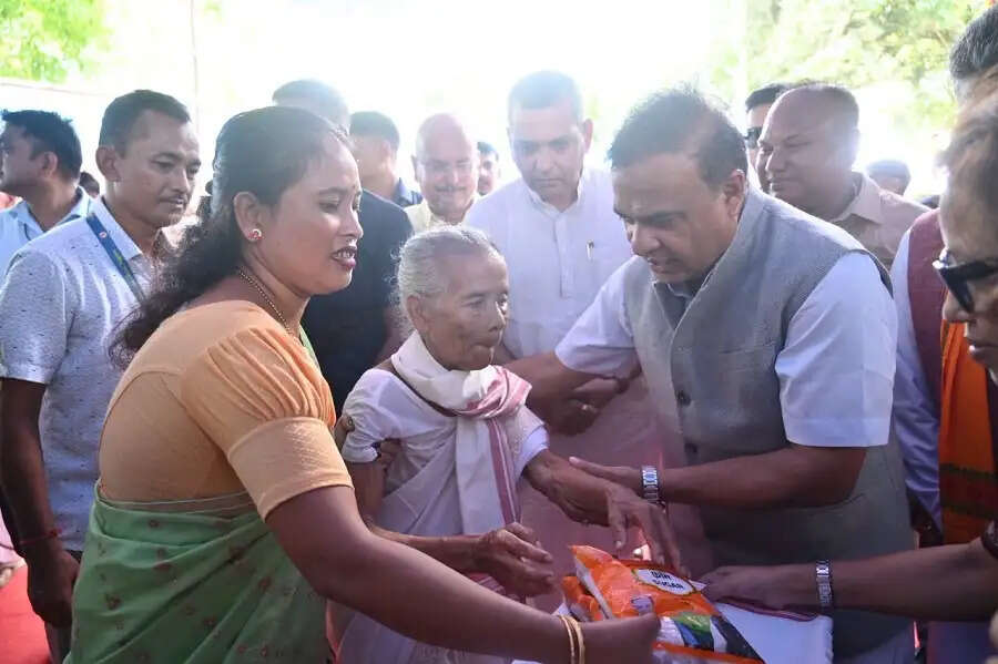 असम में 100 रुपये में दाल और चीनी वाली योजना फिर शुरू