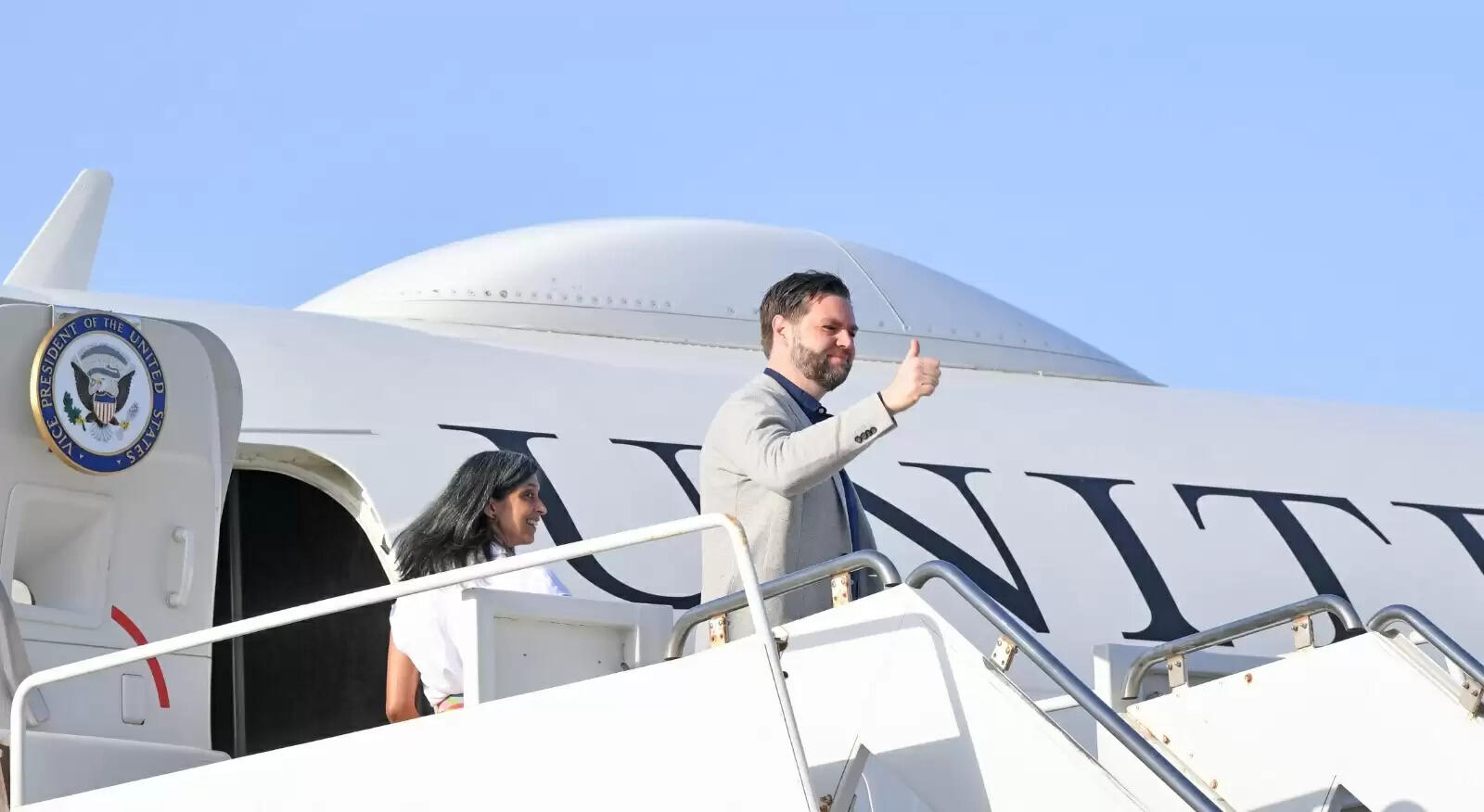 अमेरिका के उपराष्ट्रपति वेंस को दी भावभीनी विदाई