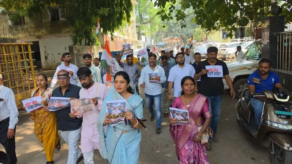 केंद्र की नीतियों के विरोध में कांग्रेस का आक्रोश मार्च