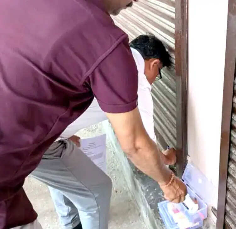 हरिद्वार में स्वास्थ्य विभाग की कार्रवाई, तीन अस्पताल और क्लीनिक सील