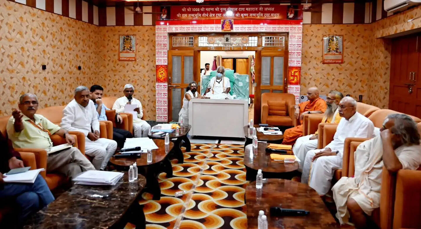 (लीड) राममंदिर के पहले सीईओ बने पूर्व एयर मार्शल जीतेंद्र मिश्रा, गोविंद देव गिरि महासचिव